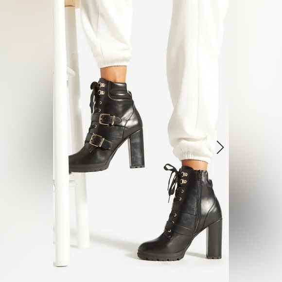 Shoe Dazzle Analisa Block Heeled Booties - Picture 1 of 10